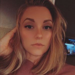 Meet your Posher, Dana